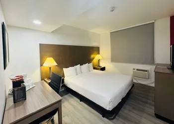 Ramada by Wyndham San Diego Airport hotel thumbnail 8