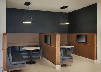 Courtyard by Marriott across Universal Orlando hotel thumbnail 3