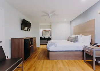 Scottish Inns and Suites - Near Kemah Boardwalk hotel thumbnail 3