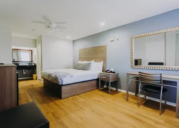 Scottish Inns and Suites - Near Kemah Boardwalk hotel thumbnail 4