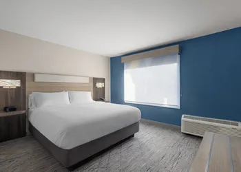 Holiday Inn Express Tifton by IHG hotel thumbnail 3