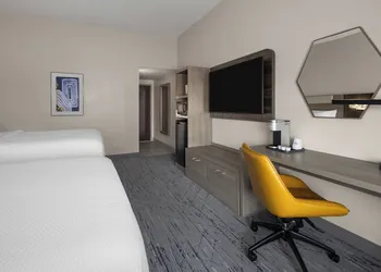 Holiday Inn Express Tifton by IHG hotel thumbnail 5
