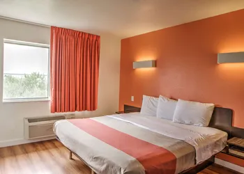 Motel 6 Dallas, TX - Northwest hotel thumbnail 7