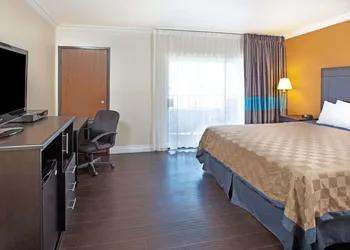 Travelodge by Wyndham Ocean Front hotel thumbnail 3
