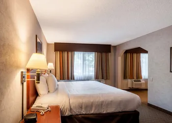 SureStay Hotel by Best Western SeaTac Airport North hotel thumbnail 6