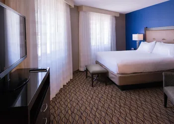 Holiday Inn Express & Suites Pasadena - Los Angeles by IHG hotel thumbnail 5
