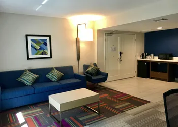 Holiday Inn Express & Suites Pasadena - Los Angeles by IHG hotel thumbnail 6
