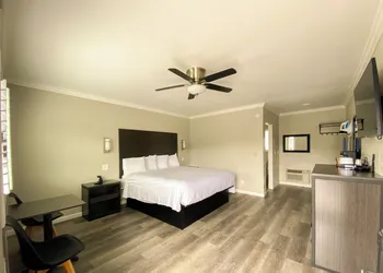 Rockview Inn and Suites - Morro Bay CA hotel thumbnail 5