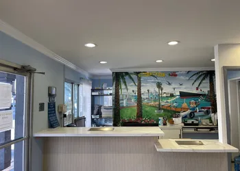 Travelodge by Wyndham Long Beach Convention Center hotel thumbnail 2