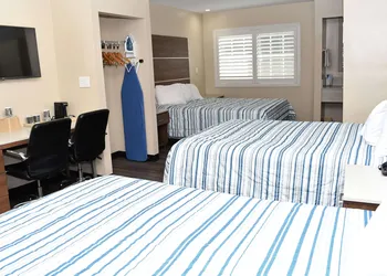 Travelodge by Wyndham Long Beach Convention Center hotel thumbnail 7