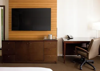 Hilton Waikiki Beach Resort & Spa hotel thumbnail 6
