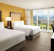 Hilton Waikiki Beach Resort & Spa hotel detail image 7