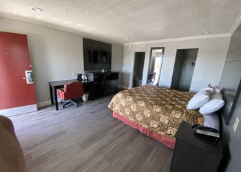 Budget Inn of Hayward hotel thumbnail 6