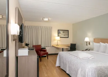 Red Roof Inn PLUS+ Miami Airport hotel thumbnail 7