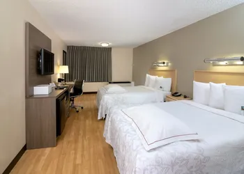 Red Roof Inn PLUS+ Miami Airport hotel thumbnail 8