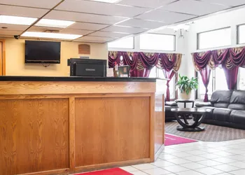 Econo Lodge Kansas City Downtown North hotel thumbnail 3