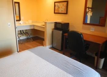Rodeway Inn Carson - Los Angeles South hotel thumbnail 5