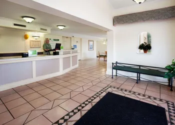 La Quinta Inn by Wyndham Austin Oltorf hotel thumbnail 3