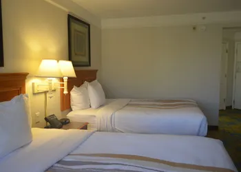 La Quinta Inn by Wyndham Austin Oltorf hotel thumbnail 4