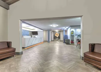 Baymont by Wyndham Austin University Area hotel thumbnail 2