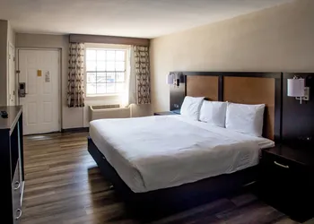 Baymont by Wyndham Austin University Area hotel thumbnail 5