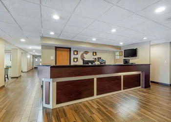 Comfort Inn Herndon - Reston hotel thumbnail 2