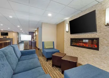 Comfort Inn Herndon - Reston hotel thumbnail 3