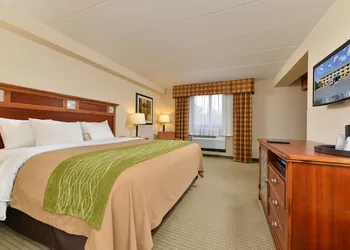 Comfort Inn Herndon - Reston hotel thumbnail 7
