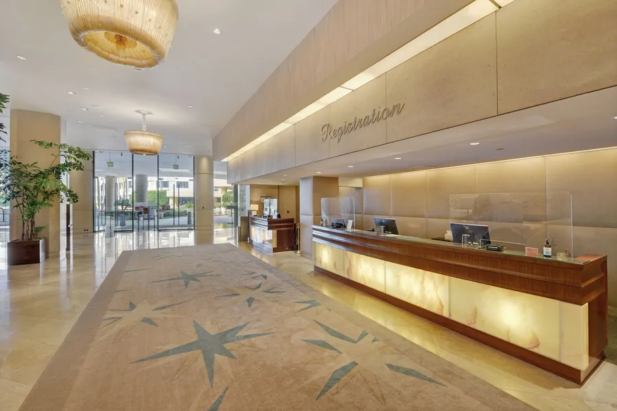 The Beverly Hilton hotel detail image 2