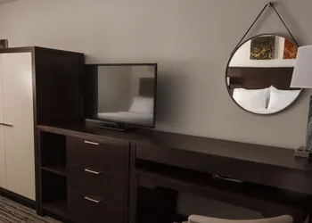 Holiday Inn Alexandria - Downtown by IHG hotel thumbnail 3