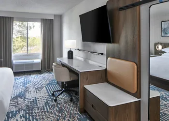 Delta Hotels by Marriott Toledo hotel thumbnail 7