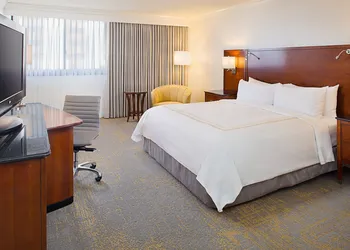 Los Angeles Marriott Burbank Airport hotel thumbnail 5