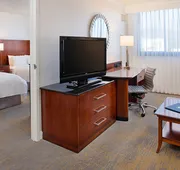 Los Angeles Marriott Burbank Airport hotel detail image 7