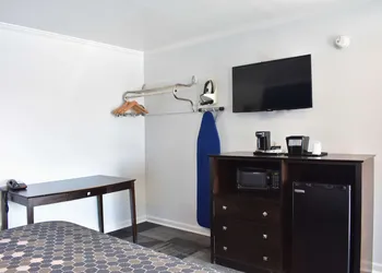 Rodeway Inn Swainsboro hotel thumbnail 8