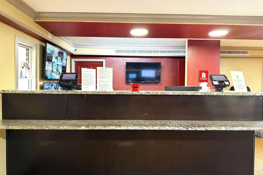 Red Roof Inn & Suites Houston - Hobby Airport hotel detail image 2