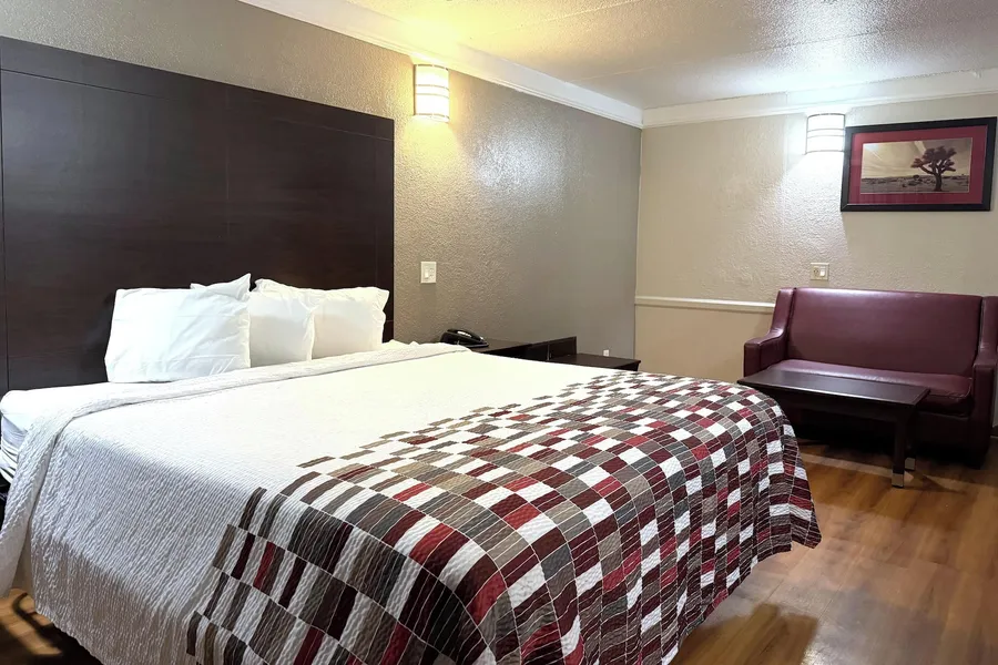Red Roof Inn & Suites Houston - Hobby Airport hotel detail image 6