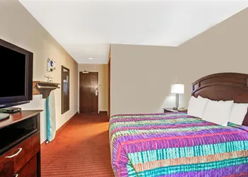 Days Inn by Wyndham Seattle Aurora hotel thumbnail 5