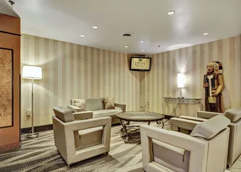 Quality Hotel & Suites At The Falls hotel thumbnail 6