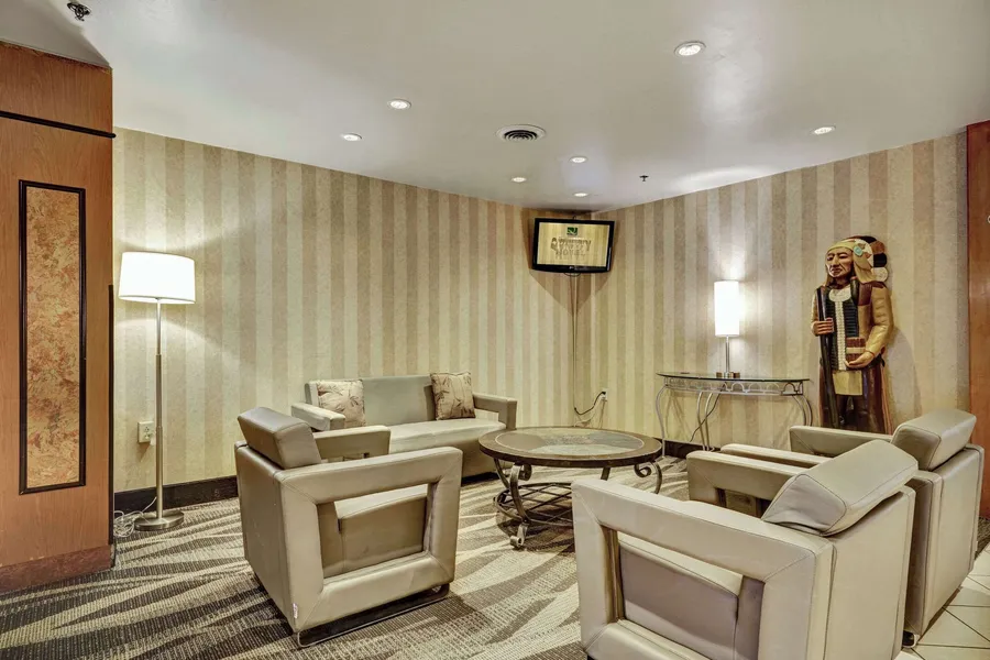 Quality Hotel & Suites At The Falls hotel detail image 6