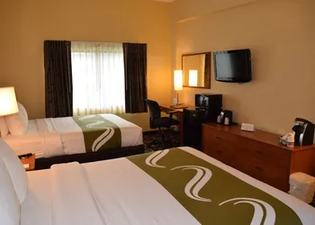 Quality Hotel & Suites At The Falls hotel thumbnail 8
