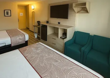The Floral Park Motor Lodge hotel thumbnail 7