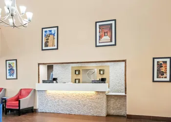 Comfort Inn Santa Fe South hotel thumbnail 2