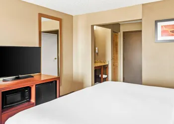 Comfort Inn Santa Fe South hotel thumbnail 7