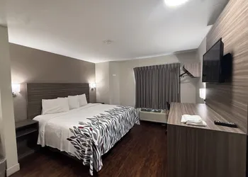Red Roof Inn Austin - Round Rock hotel thumbnail 4