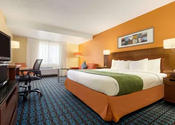 Country Inn & Suites by Radisson, Phoenix Airport, AZ hotel thumbnail 5