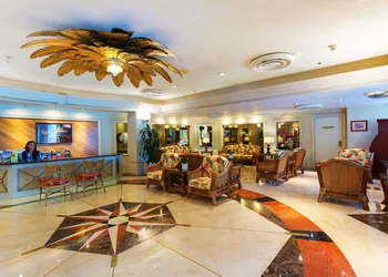 Ramada Plaza by Wyndham Waikiki hotel thumbnail 2