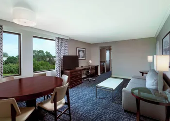 Sheraton Suites Philadelphia Airport hotel thumbnail 4