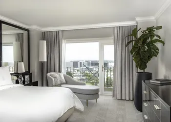Four Seasons Los Angeles at Beverly Hills hotel thumbnail 3