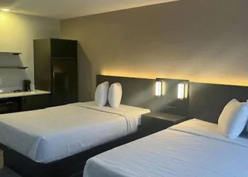 Studio 6 Suites Norcross, GA hotel thumbnail 7