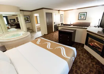 Quality Inn & Suites Quakertown - Allentown hotel thumbnail 7